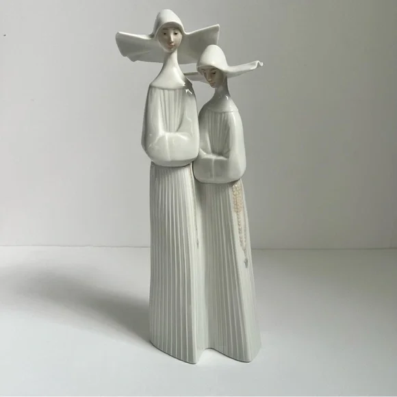 Lladro Nuns - Picture 5 of 7